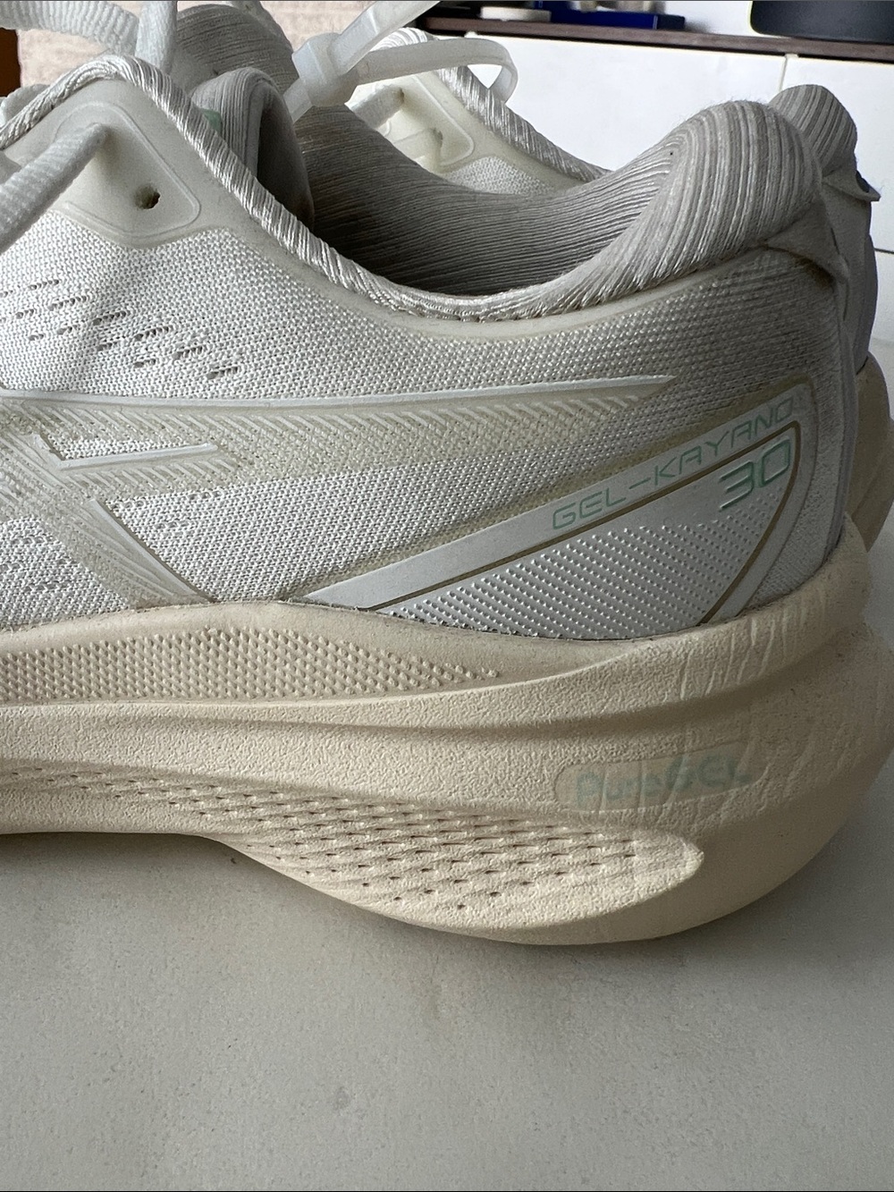 Asics Gel Kayano 30 White / White Running Shoes Men's 8.5 - Picture 5 of 13